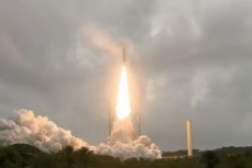 NASA запустило ракету с телескопом за $10 млрд, он должен найти внеземную жизнь