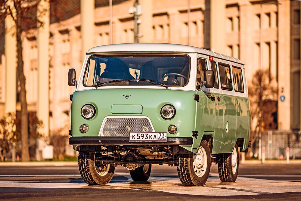 Электромобиль УАЗ-452 представят в Крыму летом 2023