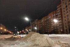 В Петербурге снова начали появляться «кучи Беглова» на фоне заявлений губернатора о полной готовности к зиме