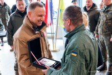 Президент Польши Анджей Дуда встретился с украинскими танкистами, которые обучаются управлению танками Leopard 2