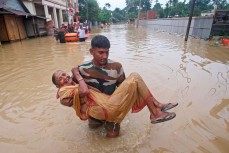 Ужасающие кадры из Индии – стремительное наводнение унесло жизни 8 человек, 40 пропали без вести