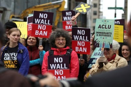 Протестные акции против иммиграционного указа Трампа.