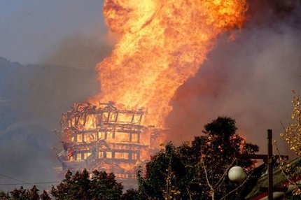 Пожар на самой высокой пагоде в Азии