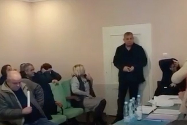 Депутат от «Слуги народа» взорвал гранаты на заседании сельсовета в Закарпатской области Украины