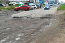 Петербуржцы пожаловались в Смольный на отвратительное состояние городских дорог