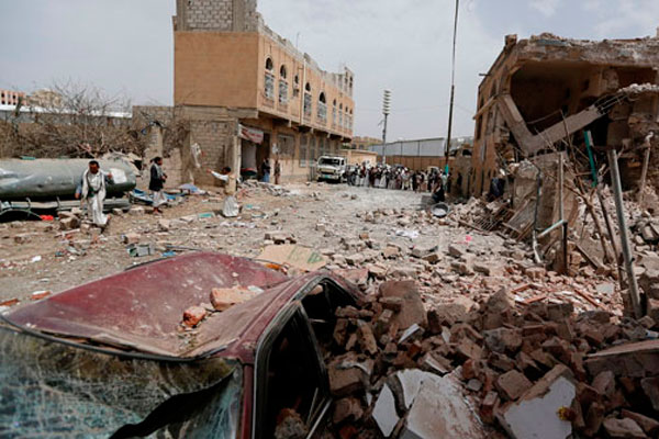 Возобновление ударов в Йемене, разрушенные жилые кварталы.