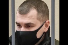 Суд отправил под домашний арест до 1 апреля сотрудника ГИБДД Александра Колесникова, сломавшего руку девушке-оперу Алёне Юдиной