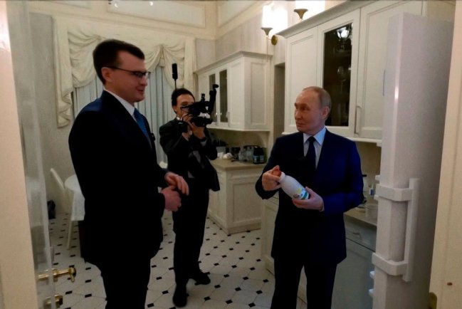Путин впервые показал свою квартиру в Кремле