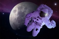 Луна и астронавт