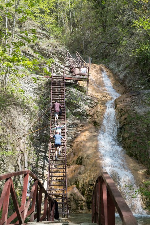 Лестница на водопаде «Шнурок»