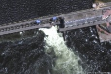 Плотина Каховской ГЭС разрушилась, началось стремительное затопление региона