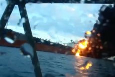 Момент подрыва танкера российского «теневого» флота в Черном море