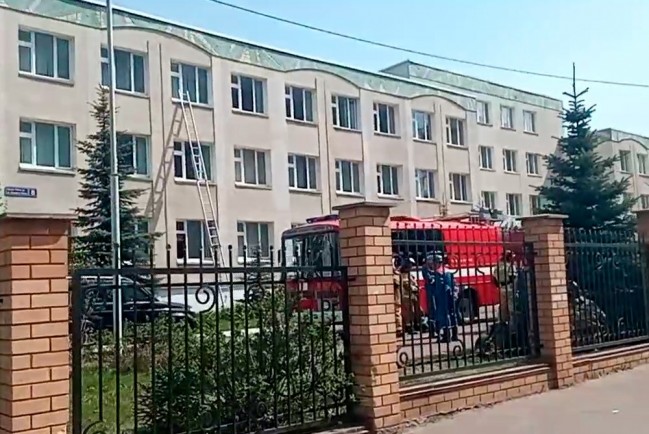При нападении на гимназию № 175 погибли 7 детей и учитель