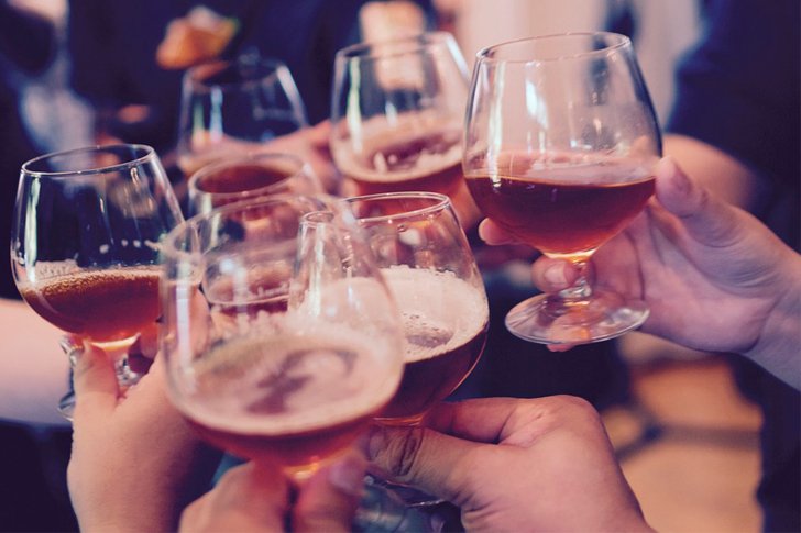 Законопроект о запрете продажи спиртного до 21 года поддержал Минпромторг