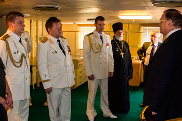 На борту исследовательского судна "Адмирал Владимирский".