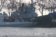 Задержанные украинские военные корабли