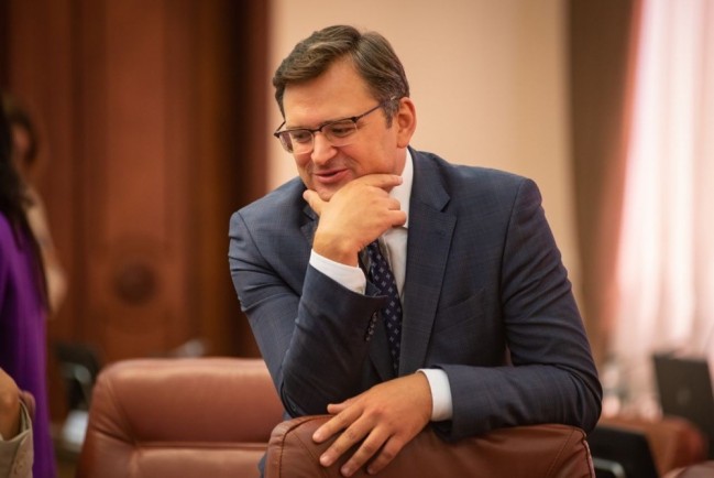 Глава МИД Украины Дмитрий Кулеба заявил, что украинская сторона готова к обсуждению с Россией возвращения к государственным границам по состоянию «до 24 февраля»