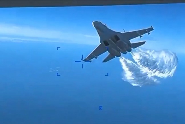 Кадры уничтожения российским Су-27 американского БПЛА MQ-9 Reaper над Черным море