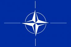 Польша настаивает на размещении штабов НАТО в Восточной Европе.