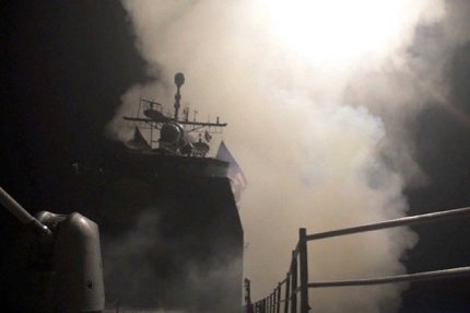 Ракетный крейсер ВМС США "Монтерей" запускает "Томагавк", 14 апреля 2018 года