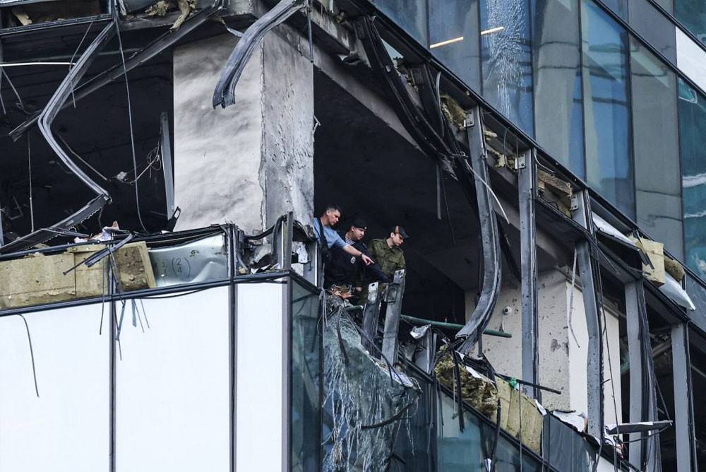 Поврежденная от удара БПЛА высотка в «Москва Сити»