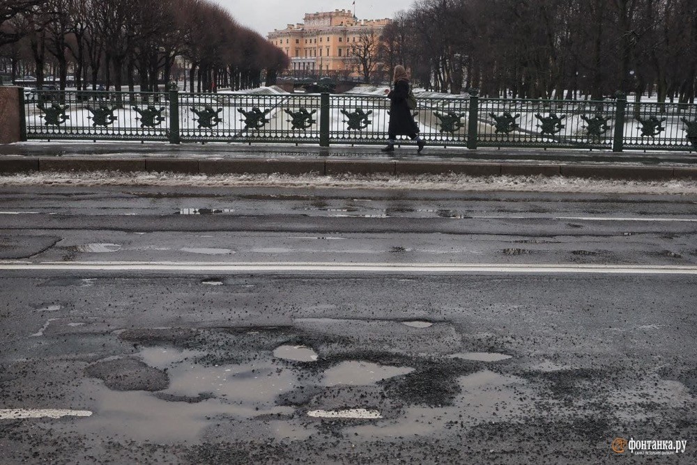 Более 3,4 тысячи жалоб на дефекты дорожного покрытия накопилось на портале «Наш Санкт-Петербург»