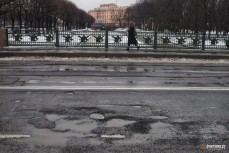 Более 3,4 тысячи жалоб на дефекты дорожного покрытия накопилось на портале «Наш Санкт-Петербург»