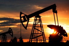 Bloomberg: Россия продает нефть намного выше «потолка цен»