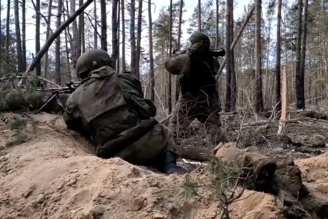 ВДВ РФ уничтожают ВСУ в лесах  у Кременной