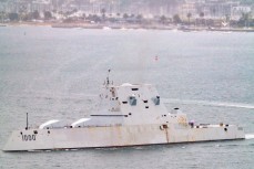 Новейший эсминец ВМС США USS Zumwalt заржавел