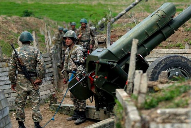 На границе Азербайджана и Армении продолжаются бои: есть погибшие и раненые