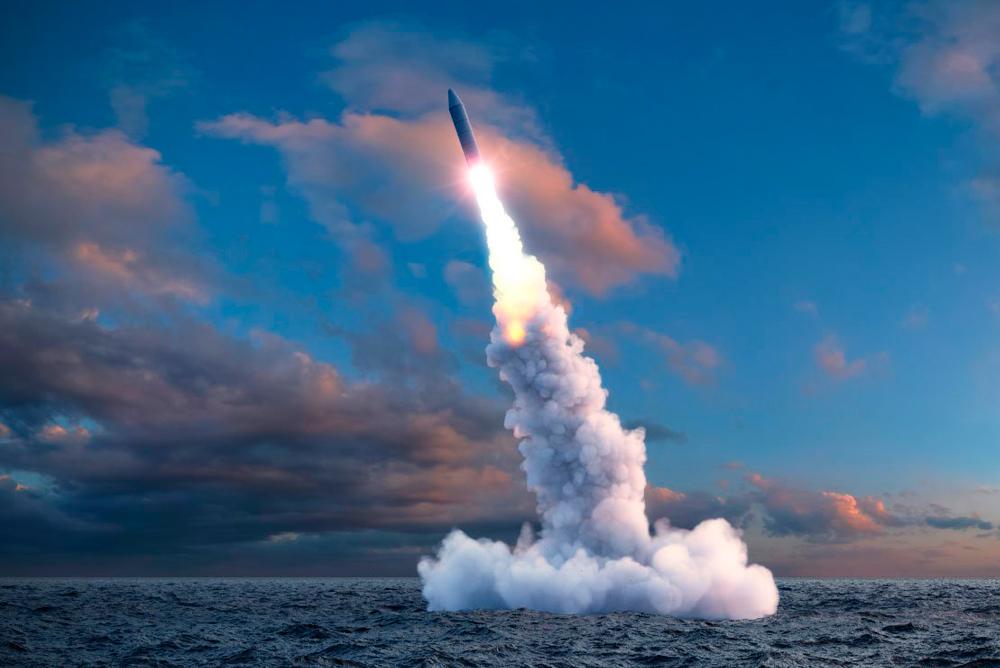 Россия испытала морского дрона-камикадзе и приняла на вооружение межконтинентальную баллистическую ракету «Булава»