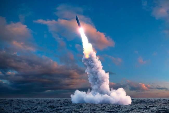 Испытания межконтинентальной баллистической ракеты «Булава»