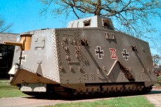Sturmpanzerwagen A7V или Штурмовая бронированная машина A7V - первый серийный танк Германской империи