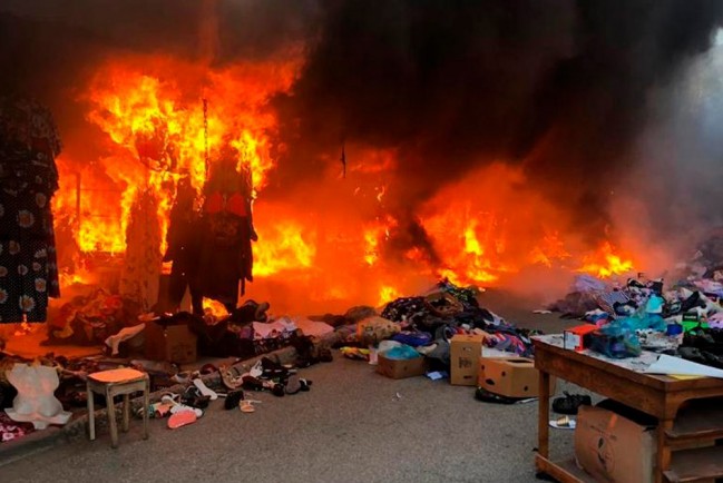 Пожар на рынке в Геленджике