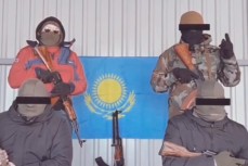 В Казахстане появилась вооруженная группировка «Фронт освобождения Казахстана», в Шымкенте толпе раздают оружие и энергетические напитки