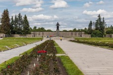 Ветеран пожаловался на унижение со стороны Смольного при посещении Пискаревского кладбища 8 мая