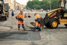 Бывший вице-губернатор Петербурга обеспечил друзей госконтрактами на ремонт дорог
