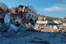 После ракетного удара по одесской гостинице Grande Pettine, где размещались иностранные наёмники, остались только руины
