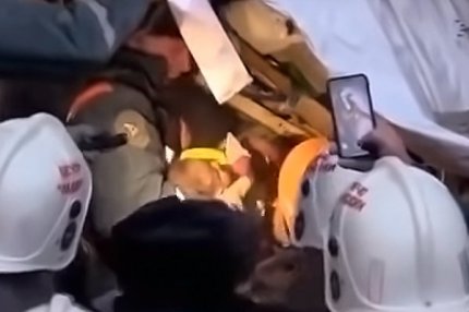 Спасение 10-месячного мальчика из под завалов дома в Магнитогорске