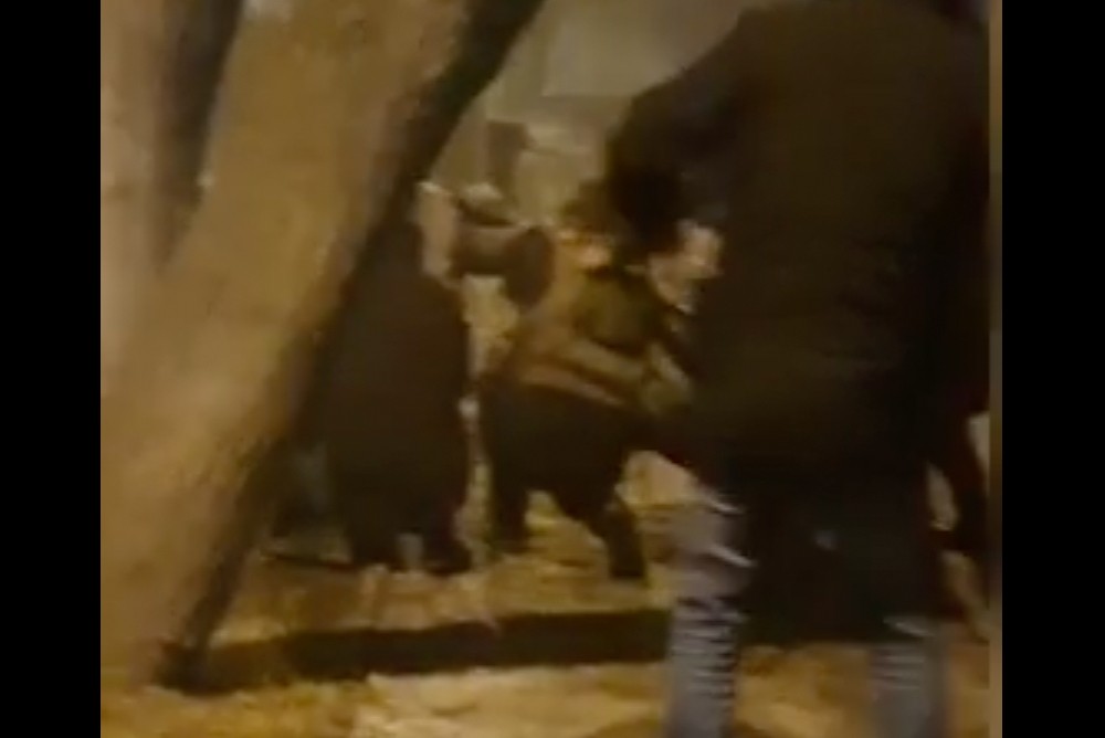 Видное нападение. Нападение на полицейский участок в Худжанде. Видео как напали на дену тухугоыа.