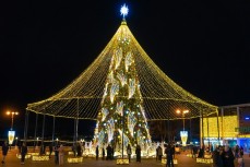 В Геленджике поставили самую красивую новогоднюю ёлку за всю историю города