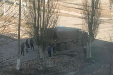 В центре Луганска милиция насильно забирает мужчин призывного возраста
