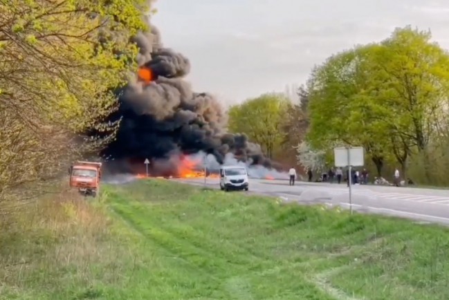 На Украине в Ровенской области при ДТП с участием автобуса и бензовоза погибли 16 человек