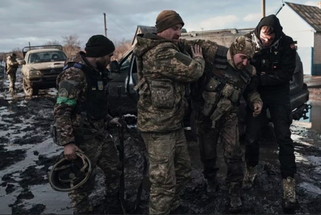 Раненные украинские солдаты