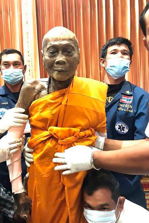 Буддийский монах «улыбнулся» через два месяца после своей смерти