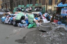 Беглов до сих пор не устранил последствия провала «мусорной реформы»