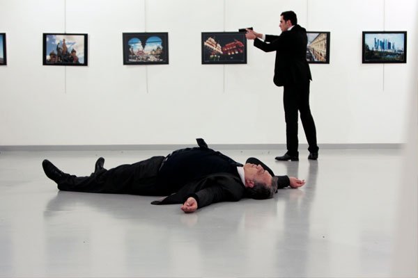 Убит посол России в Турции Андрей Карлов.