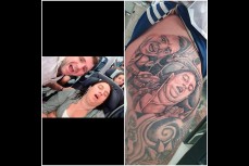 Татуировка бедре мужа с фотографии, на которой супруга Джеймса храпит в самолете