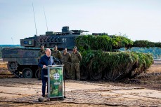 Германия не сможет поставить свои танки Leopard в Украину до 2024 года